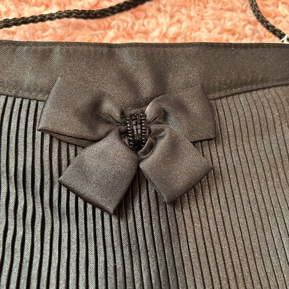 Sassy Little Evening Bag - Picture 3 of 9